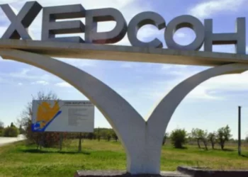 Росіяни вкрили вогнем передмістя Херсона: є постраждалі