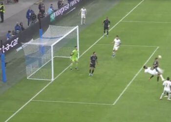 Шедевр від Обамеянга: Марсель і Аякс влаштували божевільну «перестрілку» в матчі Ліги Європи (Відео) | Єврокубки