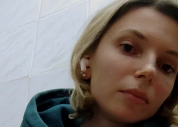 «Такого гучного вибуху я досі не чула»: під обстріл вокзалу у Херсоні потрапила відома журналістка Марічка Паплаускайте