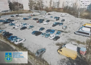У спальному районі Запоріжжя після рішення суду знесуть незаконну автостоянку — подробиці від прокуратури | Новости Запорожья