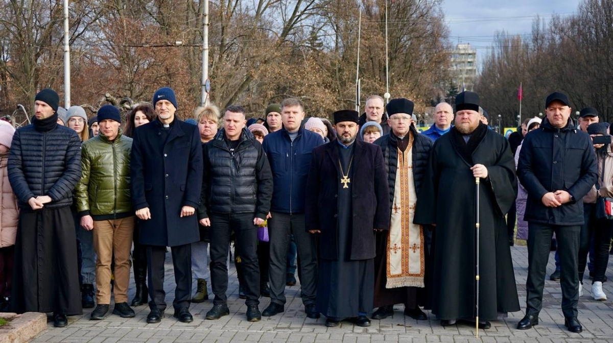 У Запоріжжі на Алеї Героїв встановили ще 34 призми з іменами загиблих захисників - фото