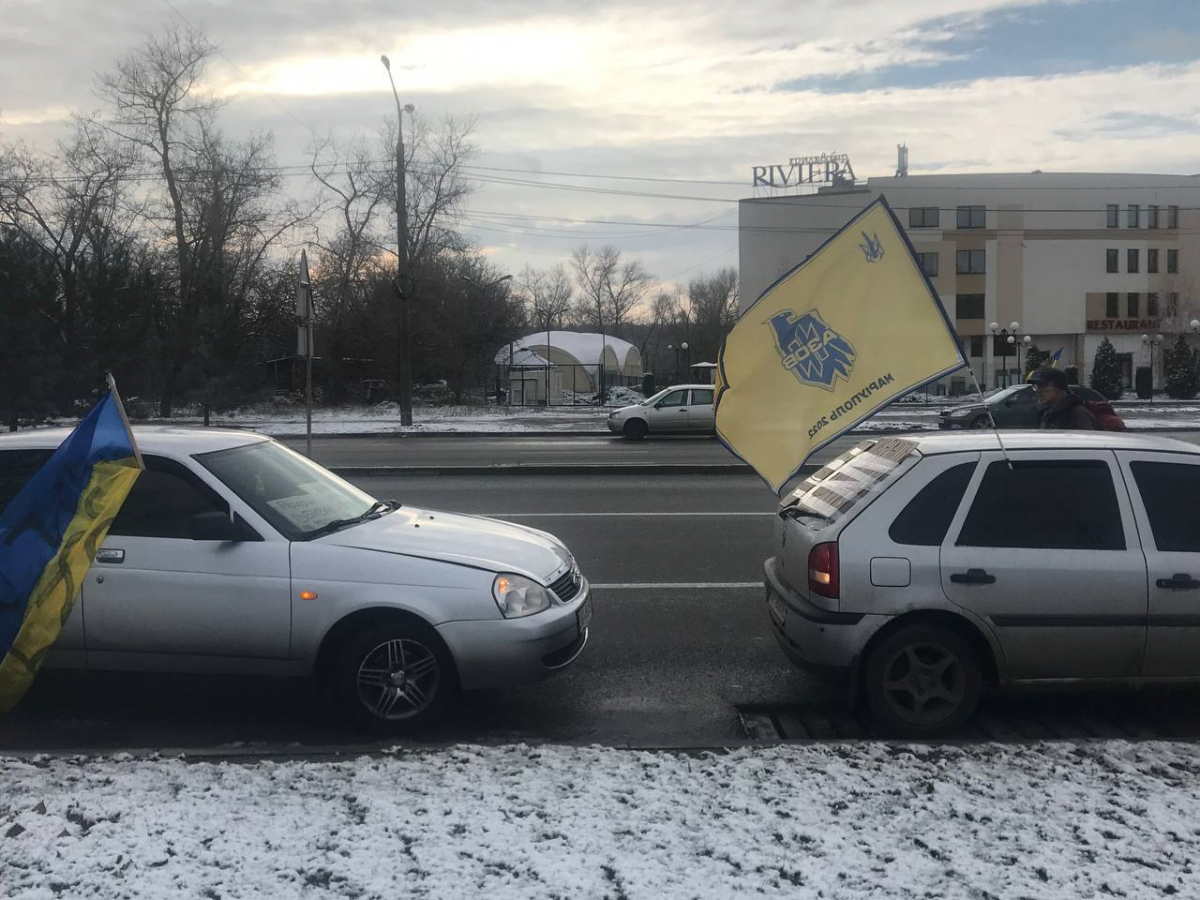 Друге Різдво у полоні: у Запоріжжі рідні російських бранців провели автопробіг