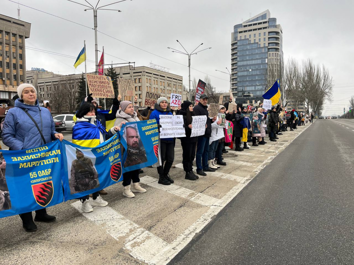 Полон вбиває – у Запоріжжі пройшла акція на підтримку полонених оборонців Маріуполя