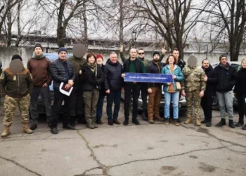 Литовські волонтери передали автівки для оборонців Херсонщини