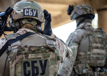 Злочинці нібито допомагали працевлаштуватися за кордоном, але брали гроші та зникали | Новости Запорожья