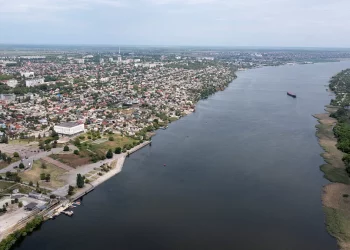 Унаслідок обстрілів РФ на Херсонщині пошкоджено ще 8 багатоповерхівок