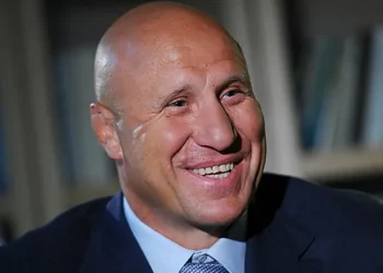 Глава спортивної боротьби росії проїхався по президенту МОК: «Залиш свою посаду» | Боротьба |