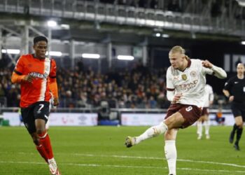 «Манчестер Сити» пробился в четвертьфинал Кубка Англии, разгромив «Лутон»