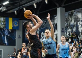 Тіщенко базером приніс Черкаським Мавпам перемогу над Дніпром — Федерація баскетболу України