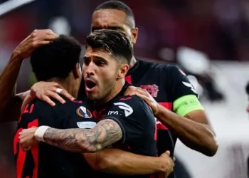 «Байер» на последних минутах сыграл вничью с «Ромой» и вышел в финал Лиги Европы