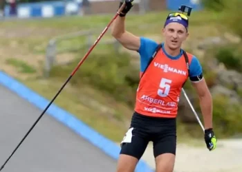 Пидручный завоевал золото в суперспринте на летнем ЧМ-2024 по биатлону | Биатлон |