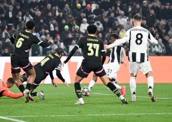 «Ювентус» в первом матче раунда плей-офф Лиги чемпионов переиграл «ПСВ»