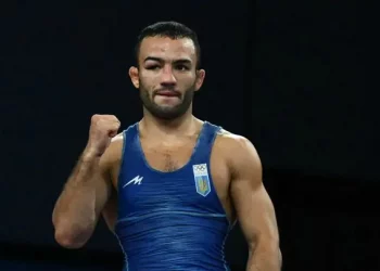 Олімпійське трико Насібова продали на аукціоні за 500 тис. гривень: Усик не перебив ставку | Боротьба |