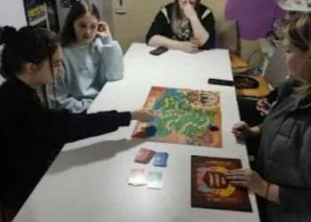 У Херсоні для підлітків провели інтелектуальний турнір про історію козацтва