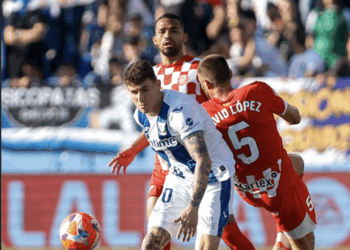 «Жирона» вновь потеряла победу в большинстве, Цыганков стал лучшим в матче