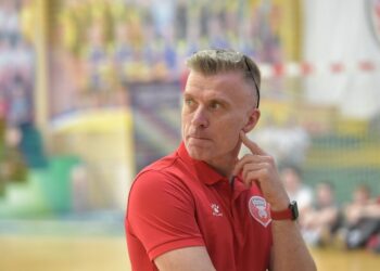 Комісія з правових відносин ФБУ дискваліфікувала двох тренерів на один рік — Федерація баскетболу України