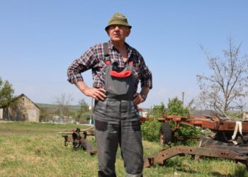 Оранка в бронежилеті: фермери з Благодатівки відроджують господарство, попри небезпеку і проблеми — Херсон