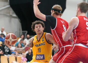 Іссуф Санон піднявся до топ-5 кращих асистентів в історії збірної України — Федерація баскетболу України