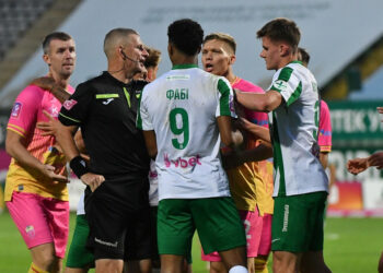 Для арбітра Ігоря Пасхала матч між «Карпатами» та «Полтавою» став 100-м в Чемпіонаті УПЛ