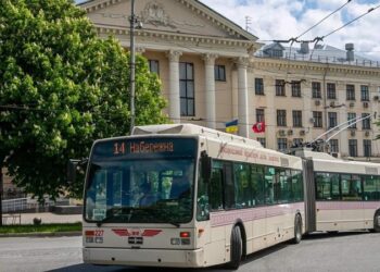У Запоріжжі закрили рух громадського транспорту через греблю Дніпрогес — як організували маршрути | Новости Запорожья