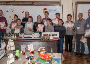 У Запоріжжі можуть закрити Центр науково-технічної творчості учнівської молоді Грані — батьки збирають підписи проти закриття закладу позашкільної освіти  | Новости Запорожья