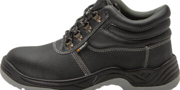 Купить спецобувь: на что обратить внимание перед покупкой