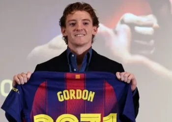 Энтони Гордон подписал контракт с «Барселоной»