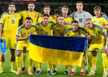 Сборная Украины почтила память североирландского добровольца